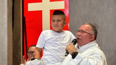 Padre Sergio tuvo que ver en milagro a bebé Alajueliteño