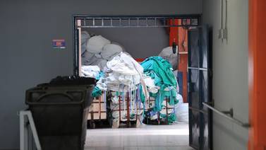 Pacientes podrían morir porque huelguistas no dejan lavar ropa de hospitales