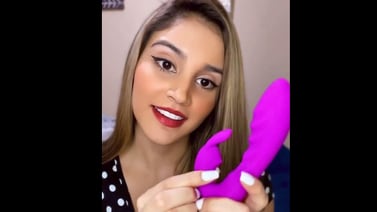 Video: Locutora Paula Chavarría promociona juguetes sexuales de forma muy particular