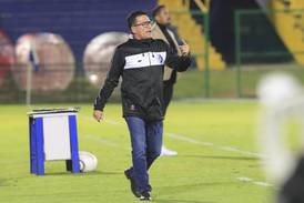 Presidente de Cartaginés anuncia que Mario García sigue como técnico del club