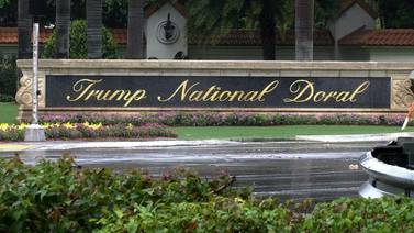 Desnudistas asistirán a torneo de golf en un club de Donald Trump 