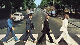 Fanáticos de Los Beatles celebran los 50 años de la mítica foto de Abbey Road