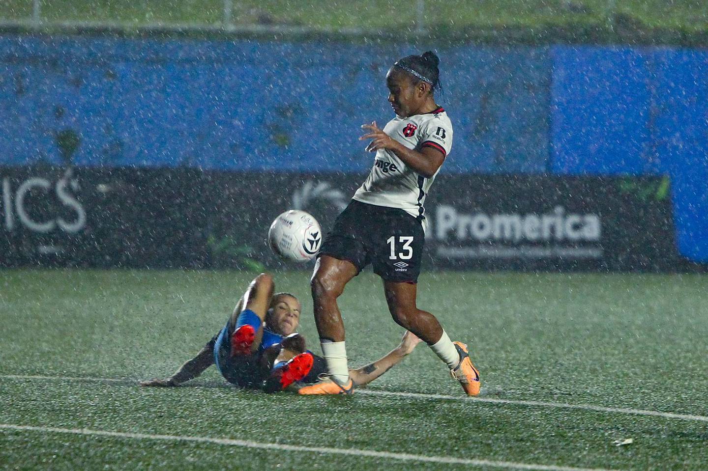 Sheika Scott consiguió el gol con el que Alajuelense rescató un punto en Escazú.