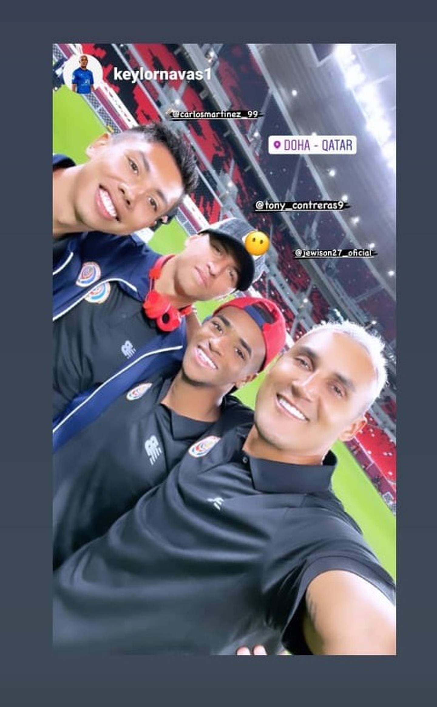 Anthony se tomó una foto con sus compañeros de selección, entre ellos, el portero del PSG, Keylor Navas. Cortesía.