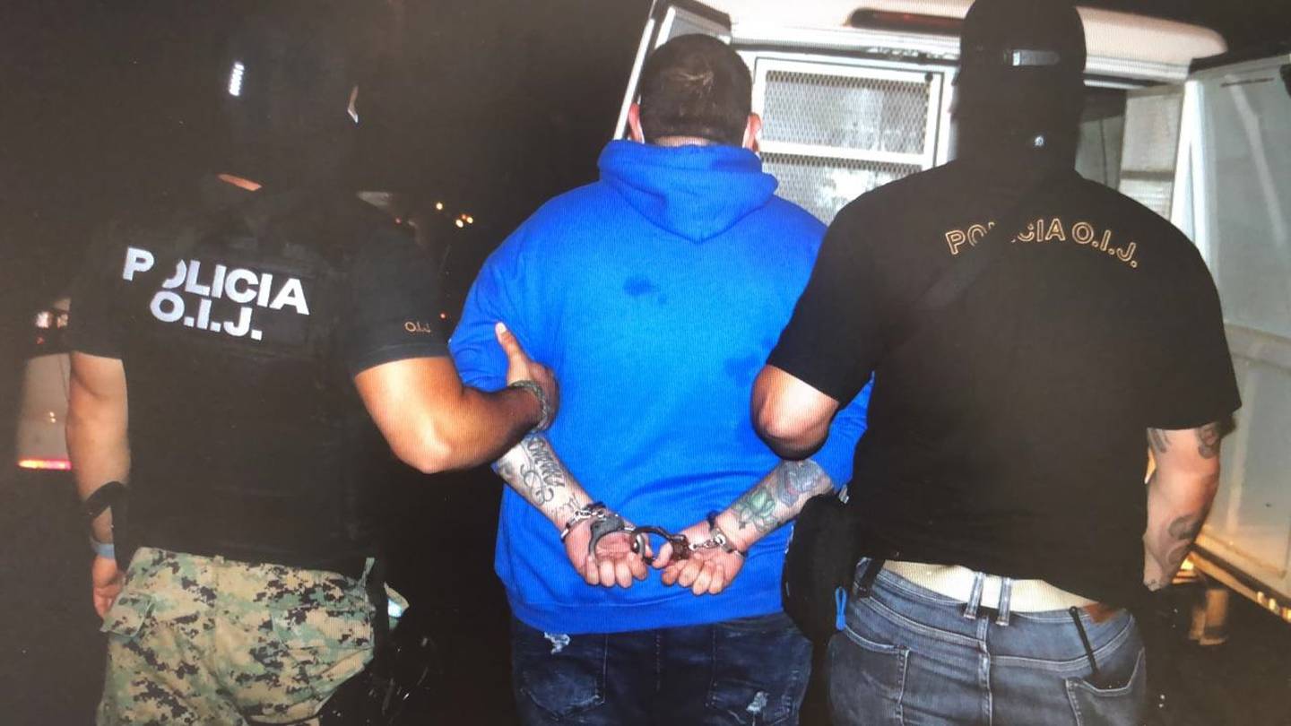 OIJ detiene en Agua Caliente de Cartago a dos sospechosos de vender drogas. Foto OIJ.