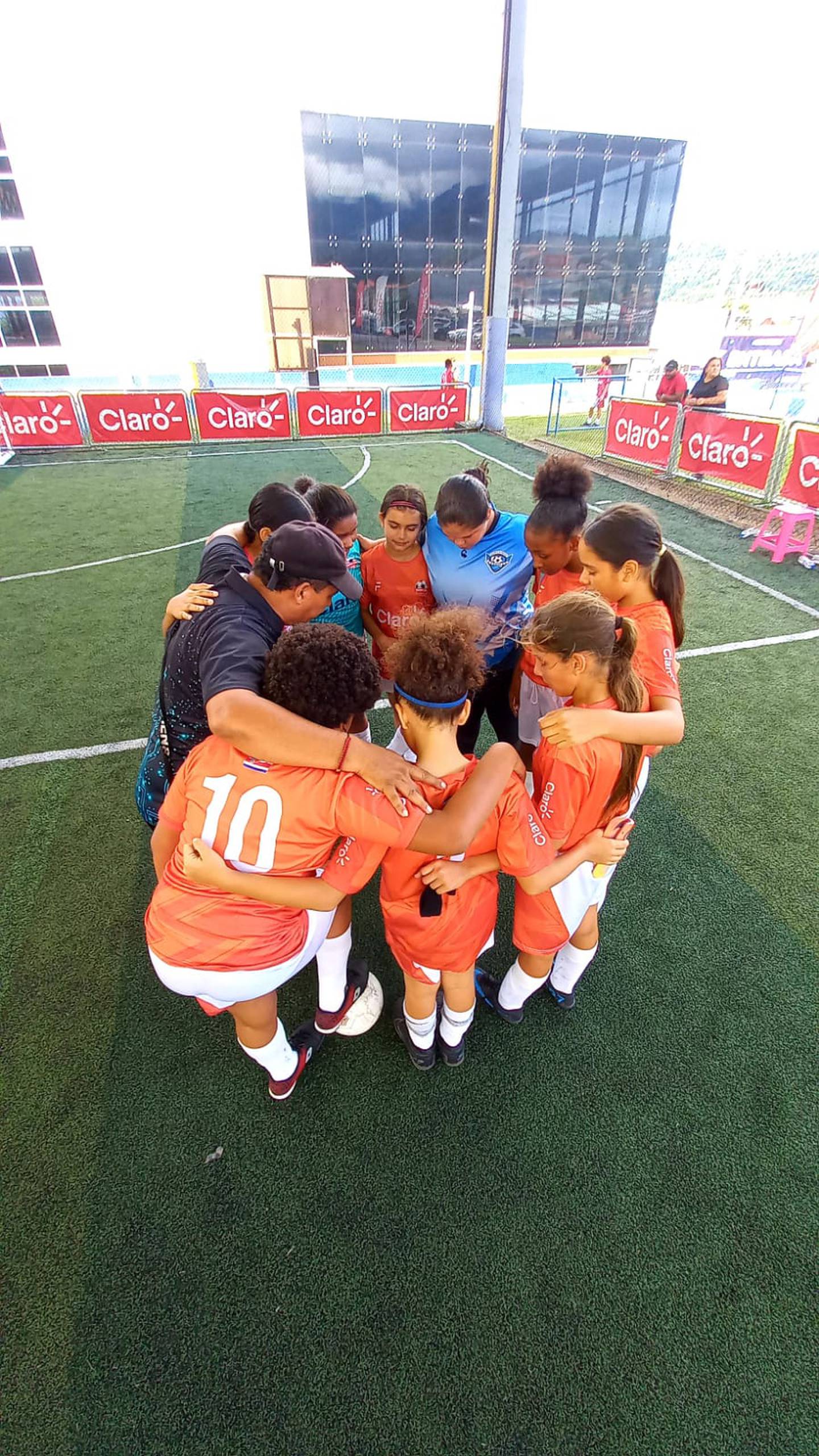 Escuela Futsal R. B. Ch. equipo de Limón que disputará la final de la Súper Liga Claro