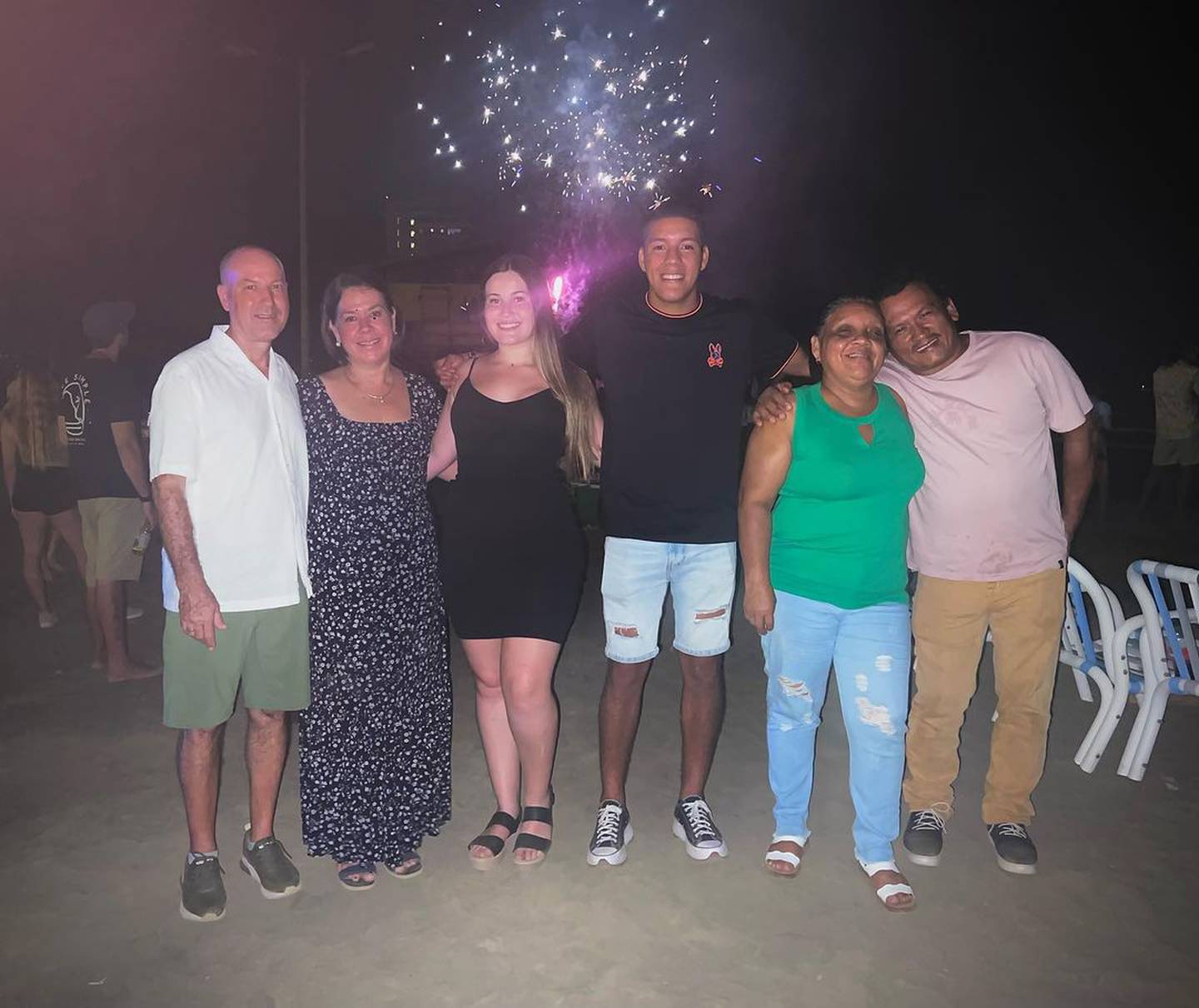 Orlando Galo volvió a Jacó con su familia y reconectó con su pueblo el último año. Foto: Instagram