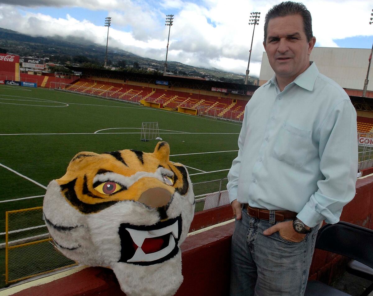 Rueda la bola: Jorge Martínez le mandó una pedrada a Jafet ...