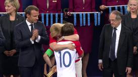 'La novia del Mundial’: Abrazos y besos de la presidenta de Croacia Kolinda Grabar se roban el show en la final de Rusia 2018