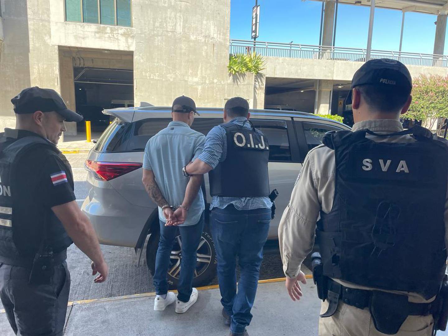 Solano fue detenido poco después de bajarse de un avión proveniente de Estados Unidos. Foto OIJ.