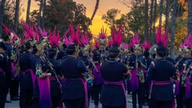 Sonido del pura vida de la Banda Municipal de Zarcero impresionó en el Desfile de las Rosas