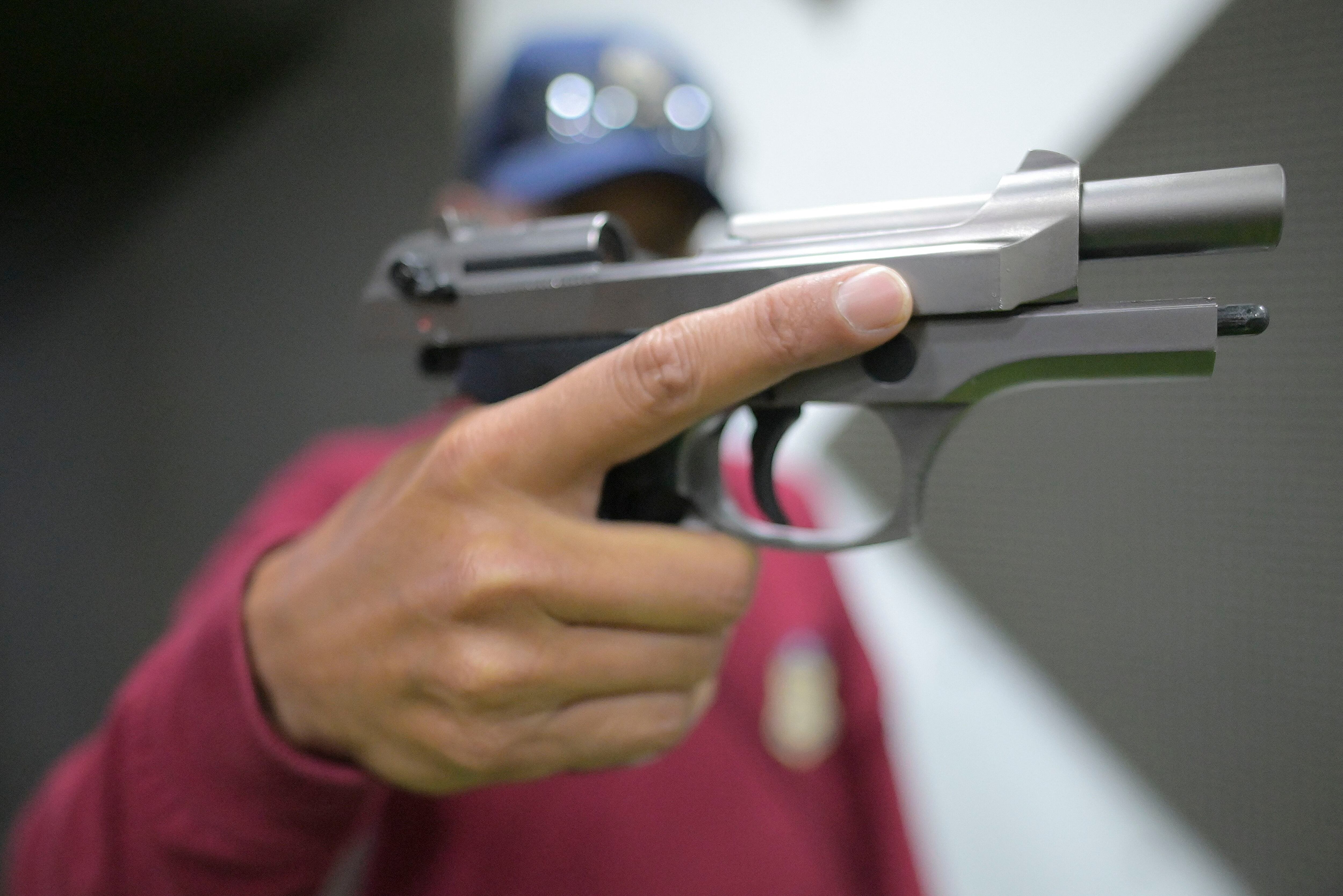 Pistolas y Armas No Letales en Costa Rica y Panamá
