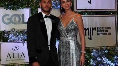 ¡Una pareja moderna! Novia de Neymar lo deja serle infiel solo si cumple tres requisitos