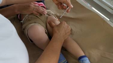 Ahora le toca vacunar a sus hijos de entre 6 meses y menores de 5 años contra el covid-19 