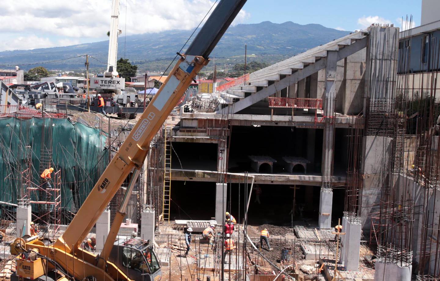 13/09/2023 Construcción del estadio Rosabal Cordero  de Heredia