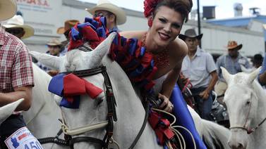 Reconocioda transgénero tica compartió con la Miss Universo Sheynnis Palacios
