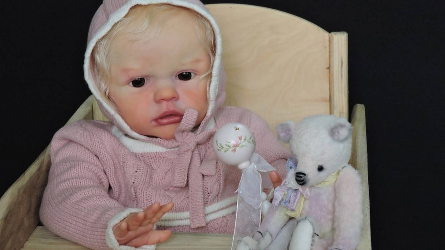 Artistas venden mu ecos igualitos a beb s reales La Teja