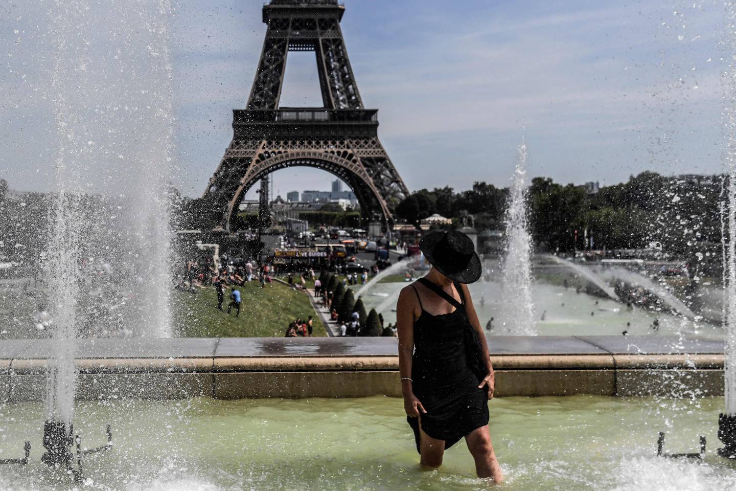 Gran parte de Europa sufría este martes las consecuencias de una intensa ola de calor, la segunda en menos de un mes, mientras Francia se preparaban a batir nuevos récords de temperatura y Portugal seguía luchando contra un incendio forestal.