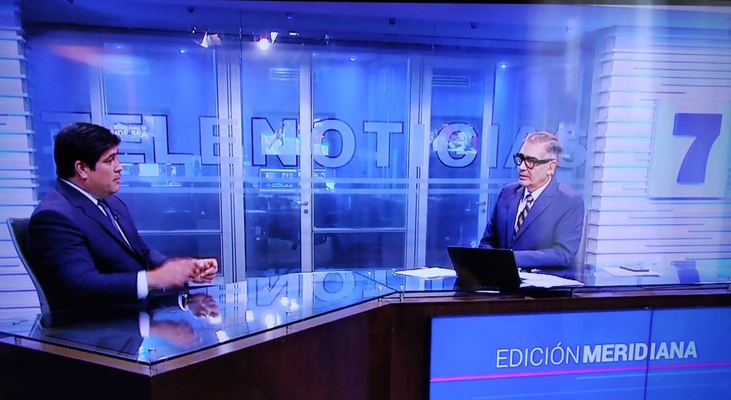 El expresidente Carlos Alvarado Quesada fue entrevistado por Ignacio Santos, director de Canal 7, el 16 de abril del 2024
