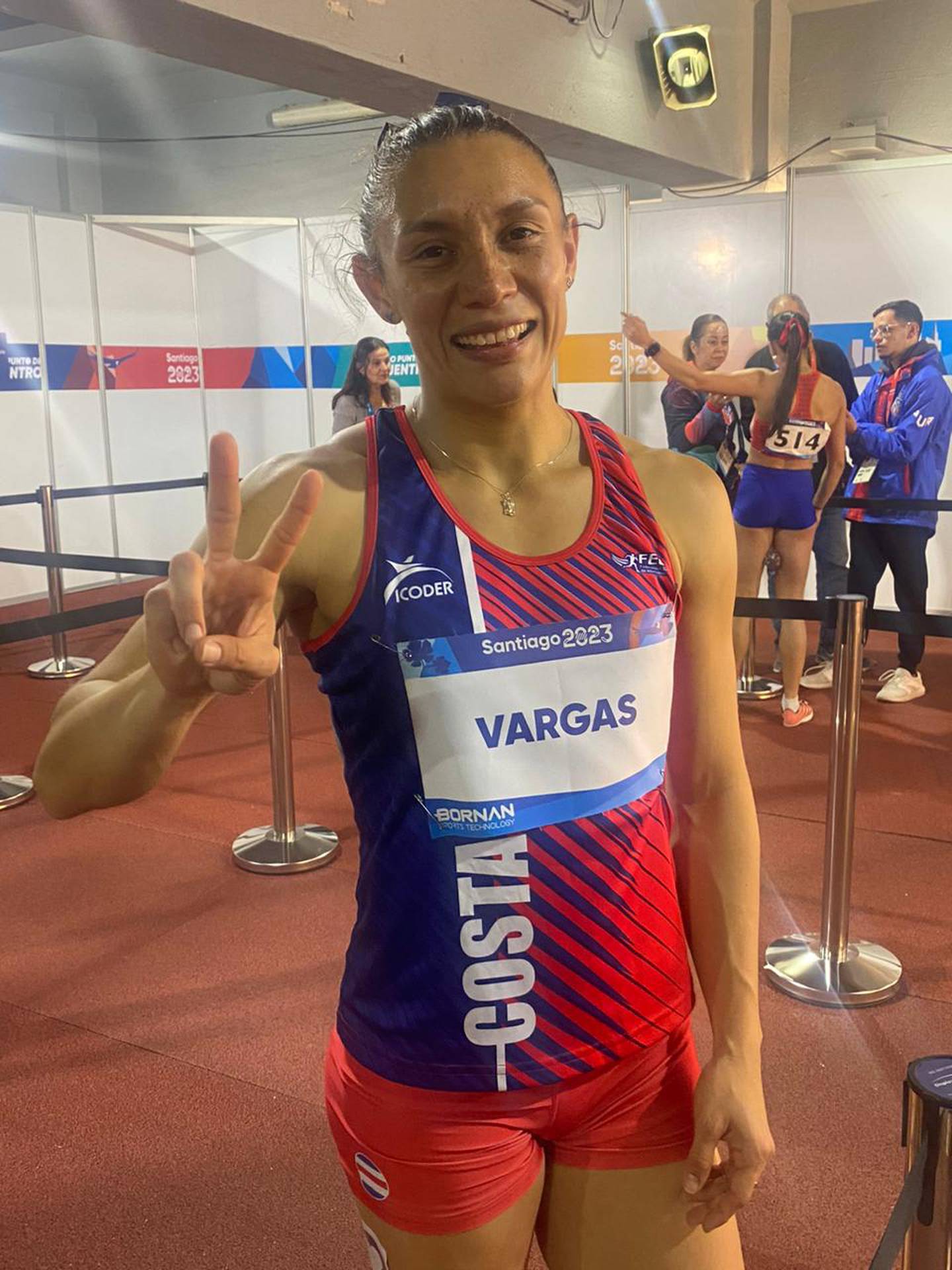Andrea Vargas triunfó en su heat en los 100 metros con vallas en los Juegos Panamericanos de Santiago 2023.