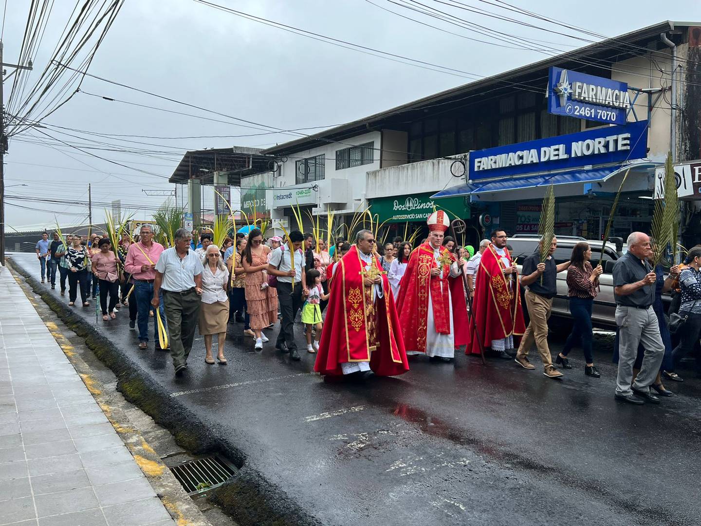 Celebraciones del Domingo de Ramos en Ciudad  Quesada a cargo de monseñor José Manuel Garita, obispo de Ciudad  Quesada