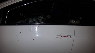 Asesinan a taxista pirata de 12 balazos afuera de la clínica Marcial Fallas