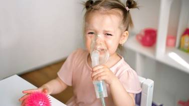 Hijos de fumadores tienen más riesgo de padecer asma