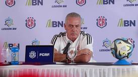 Gustavo Alfaro, técnico de la Selección Nacional,  pide proteger a los jugadores jóvenes 