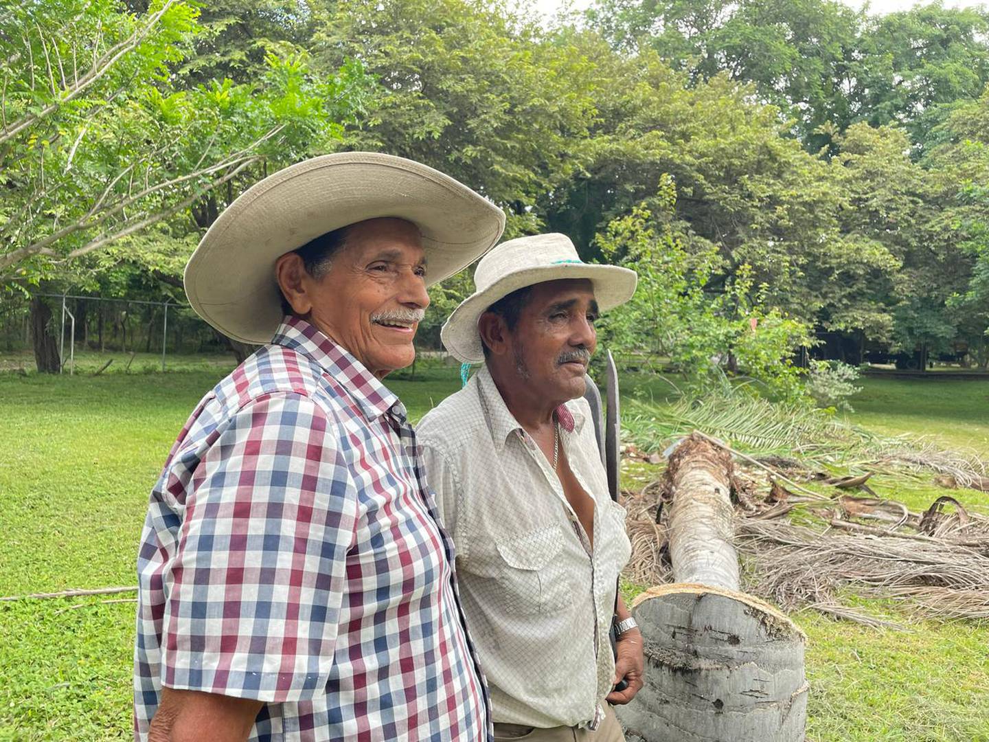 Don Francisco Alvarado, mejor conocido como “Chico de la Loma” y don José Luis Villarreal, mejor conocido como “Güicho Pizarro”, son dos experimentados coyoleros guanacatecos