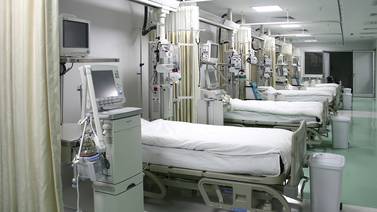 Cuatro hospitales se quedan sin camas UCI para pacientes críticos