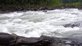 Dos hombres desaparecen al caer en el río Chirripó