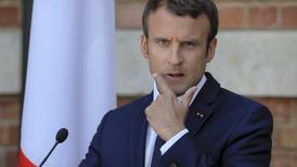 ¡Qué guapura! Presidente de Francia se gastó ¢18 millones en maquillaje