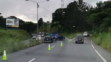 Motociclista fallece por vuelco en la autopista General Cañas 