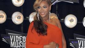 Beyoncé revela que tuvo cesárea de emergencia para dar a luz a sus mellizos