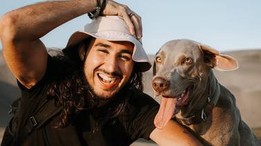 A famoso tiktokero y su perro les costó un mundo entrar a Costa Rica por una singraciada 