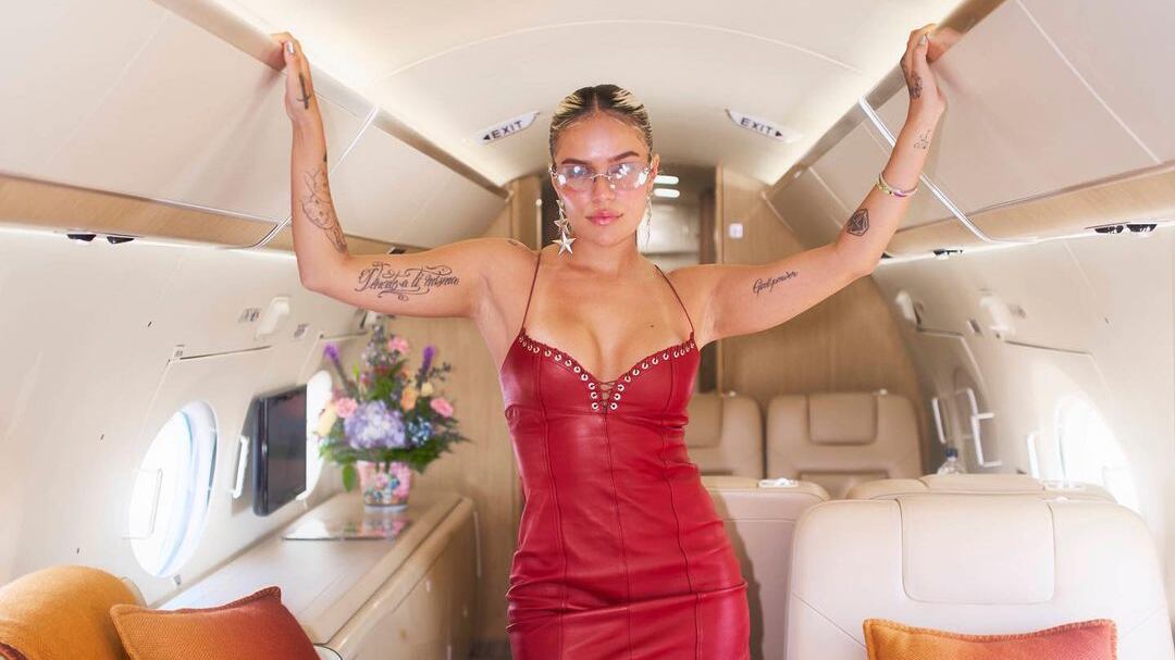 Karol G causó sensaciones al realizar algo inesperado con Taylor Swift.