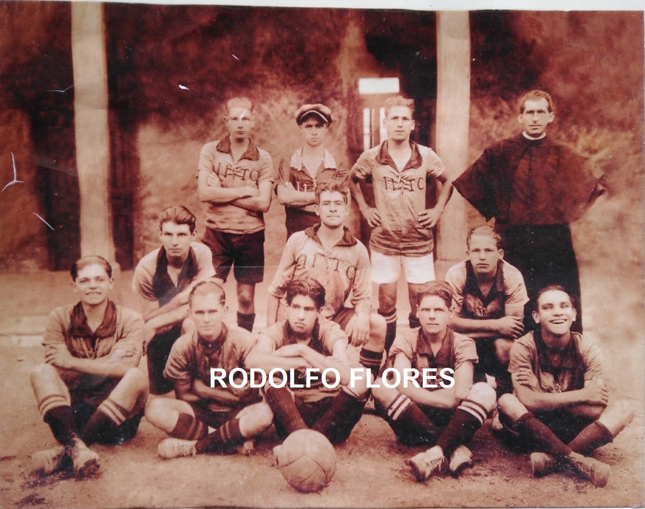 El Once Tigres, un equipo de barrio que cumplirá 100 años. Tienen edificio sede, ligas menores y equipo de veteranos. Lo único que no tienen son deudas.