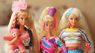 Madre hace terrorífico descubrimiento en una muñeca Barbie comprada para sus hijas
