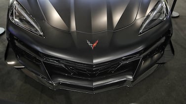 El carro más caro de la Expomóvil 2024 hace algo impresionante con los huecos de las calles