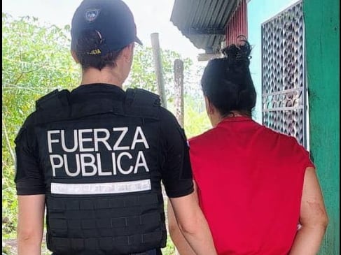 Una pelea entre dos madres de estudiantes acabó con la vida de una de ellas