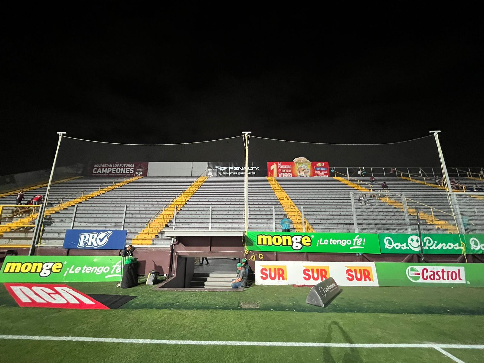 Esta malla se instaló para el partido entre Saprissa y el Cartaginés. Foto: Cortesía
