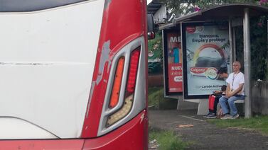 Inicia plan para que a usuarios de bus en distrito josefino no les caiga encima el baldazo