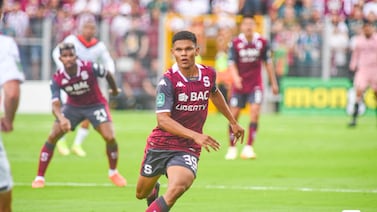 Alberth Barahona, jugador del Saprissa, presentó a su nuevo amor