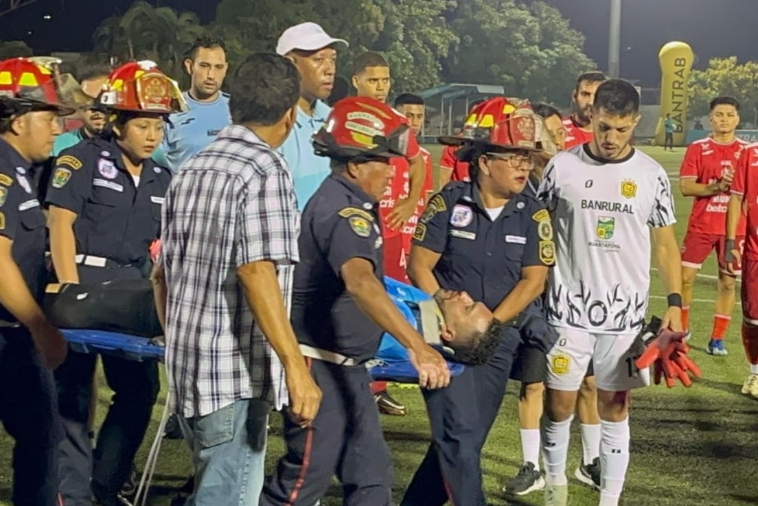 El portero Adrián de Lemos sufrió una conmoción cerebral, durante un partido en Guatemala. Foto tomada de Guate Fútbol.