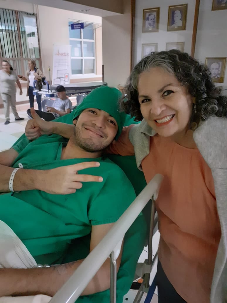El joven autor costarricense Daniel Gutiérrez (25 años), conocido como “Guti”, presenta su primer libro La determinación detrás de la sonrisa, una obra íntima, valiente y profundamente humana que invita a replantear la forma en que enfrentamos la adversidad.