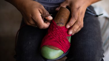 Grupo de humildes artesanos le ganó pulso a Adidas por unas sandalias, ¿por qué?