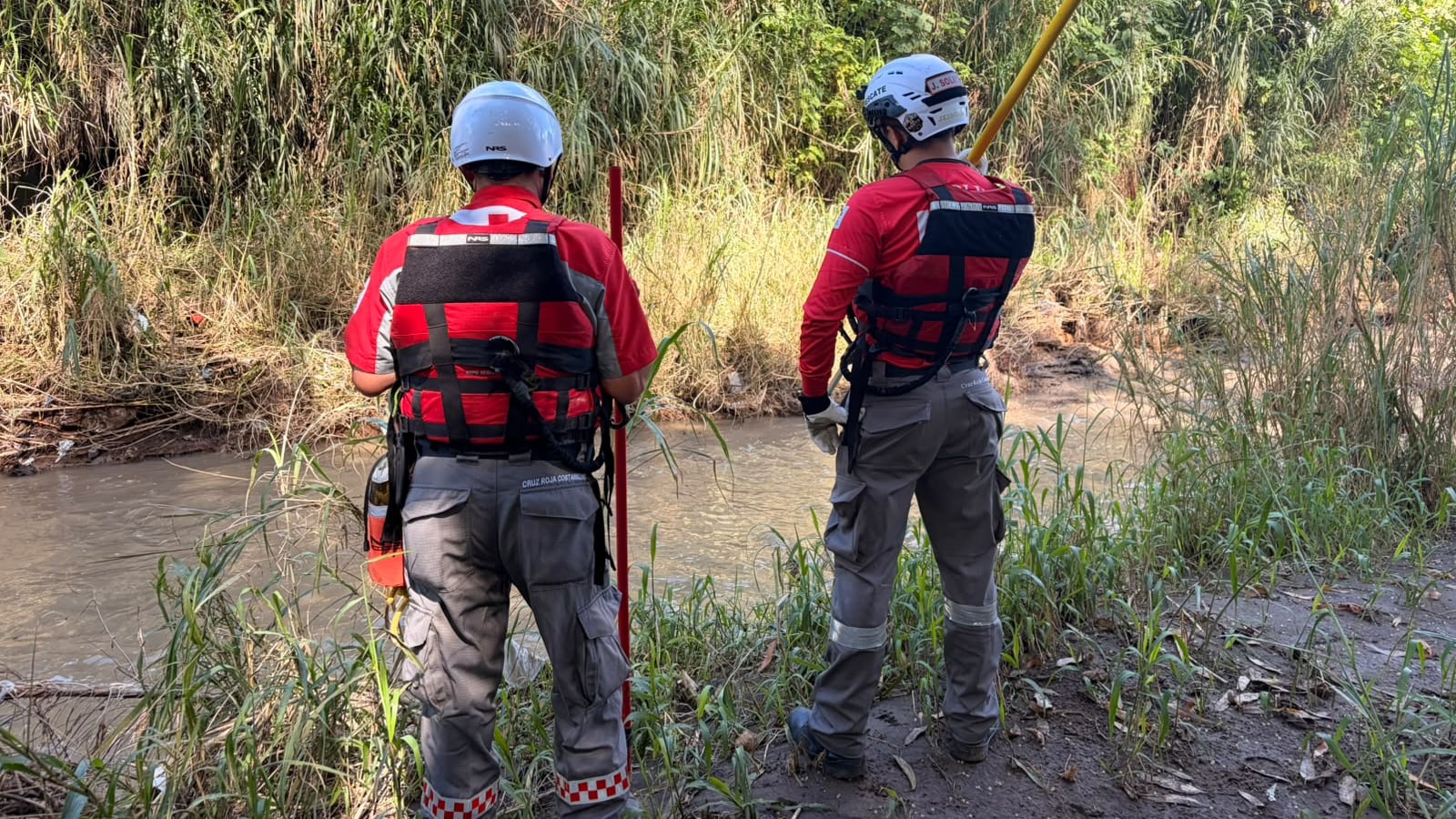 Un hombre desaparecido en río Reventado, en Guadalupe de Cartago. Foto: Cruz Roja