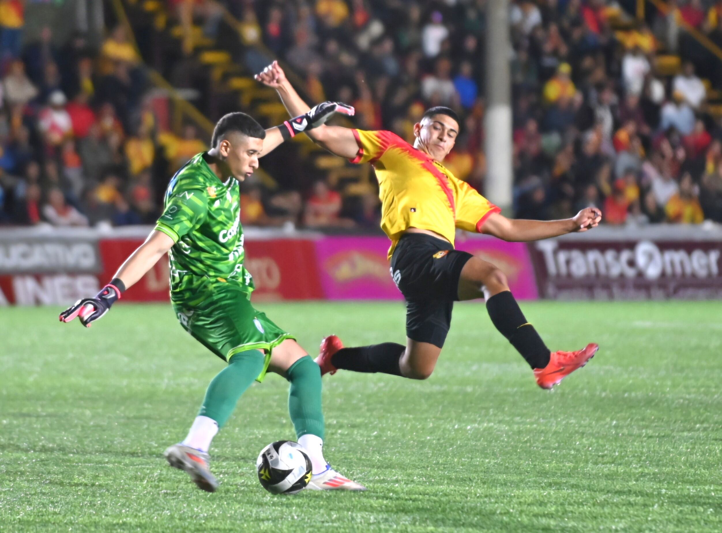 22 de febrero del 2025. Estadio Carlos Alvarado, Heredia. 20:00 hrs. Jornada 10 del Torneo de Clausura 2025 del fútbol de primera división de CR. El Club Sport Herediano enfrenta a la Asociación Deportiva San Carlos. Foto: Albert Marín para la Nación.