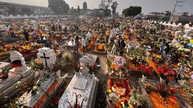 La Teja lo lleva a conocer el cementerio de México que inspiró la película Coco