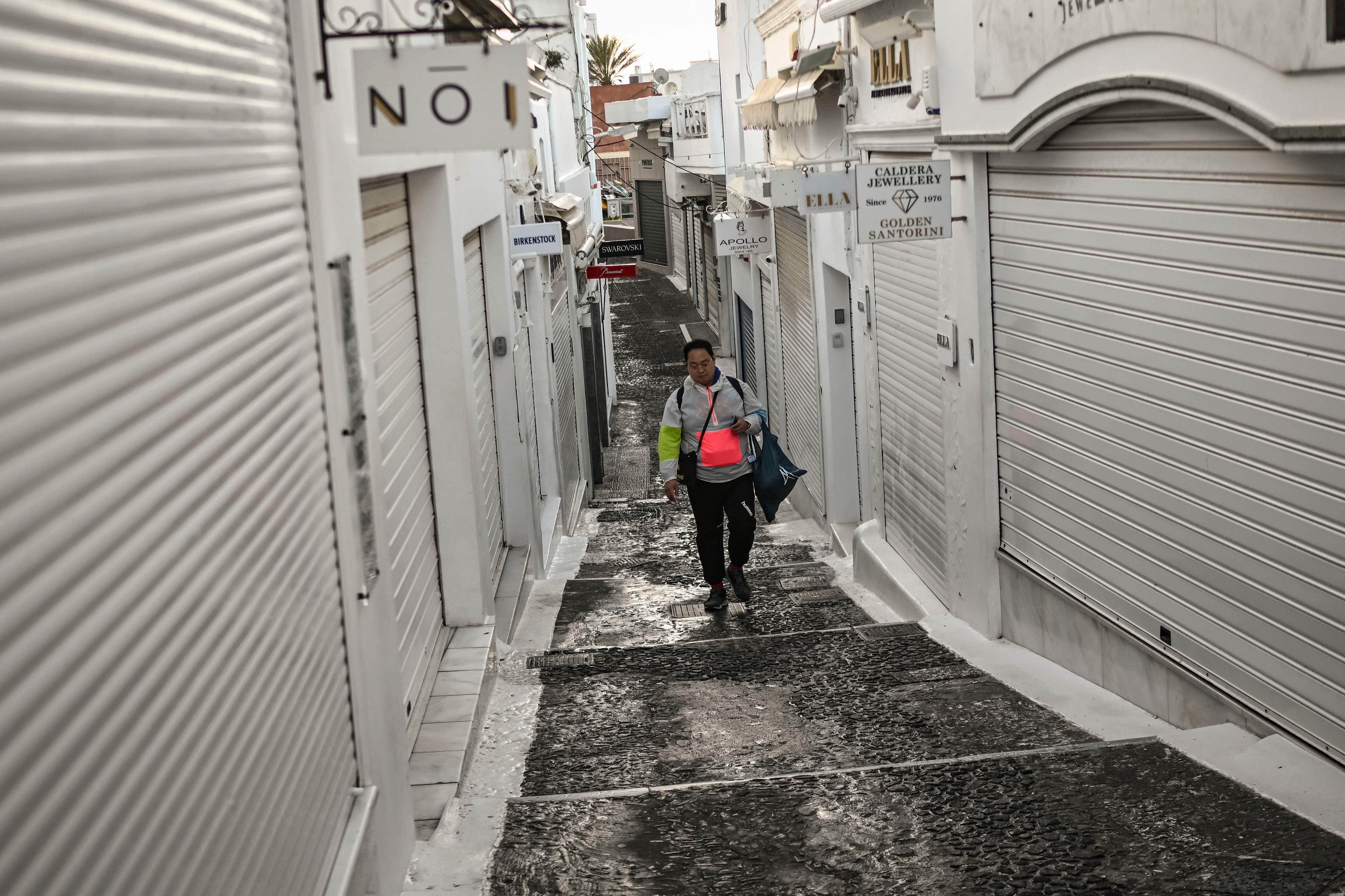 El vulcanólogo costarricense, Gino González, estuvo en dos ocasiones en Santorini, la isla griega que están evacuando por peligro de terremoto